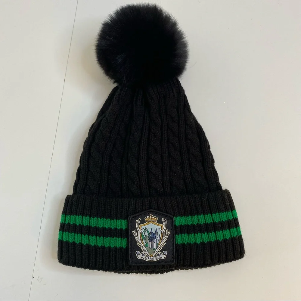 NWOT Throne of Glass Terrasen Inspired Black‎ Knit Beanie/Green Trim Pom Top